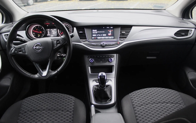 Opel Astra cena 55900 przebieg: 72038, rok produkcji 2018 z Wrocław małe 436